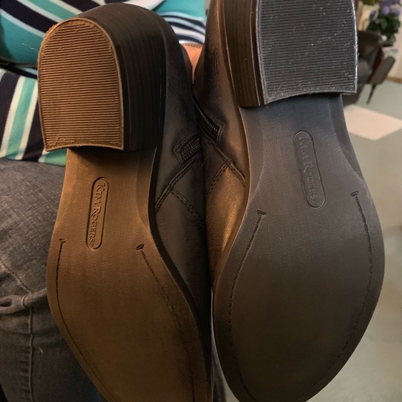 New 8.5 Booties - Picture 3 of 3